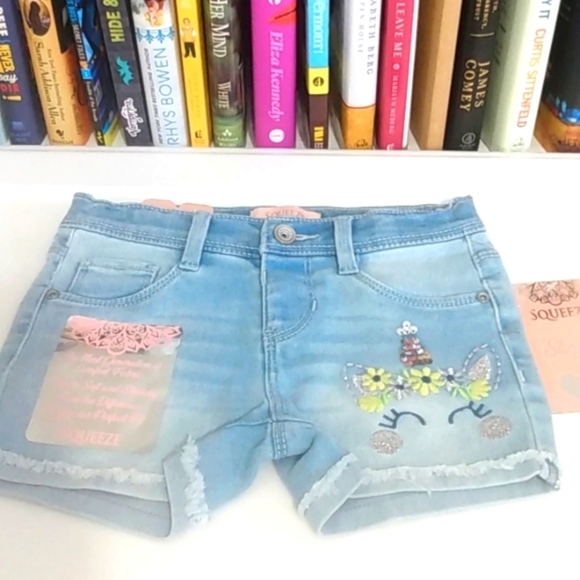 SQUEEZE GIRLS SHORTIE SUPER SOFT STRETCHY JEAN SHORTS SIZE 5 NWT - Picture 1 of 9